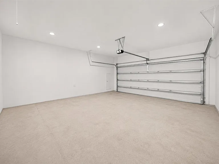 6330 Ontario Dr — Photo 20