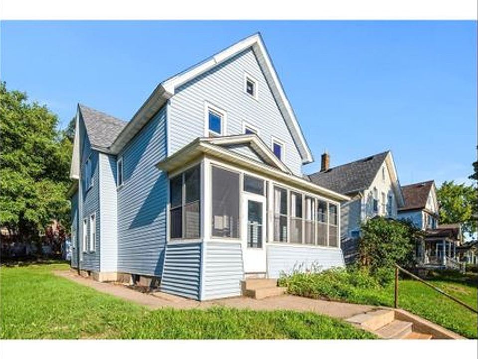 1st image of 667 Robert St S #1