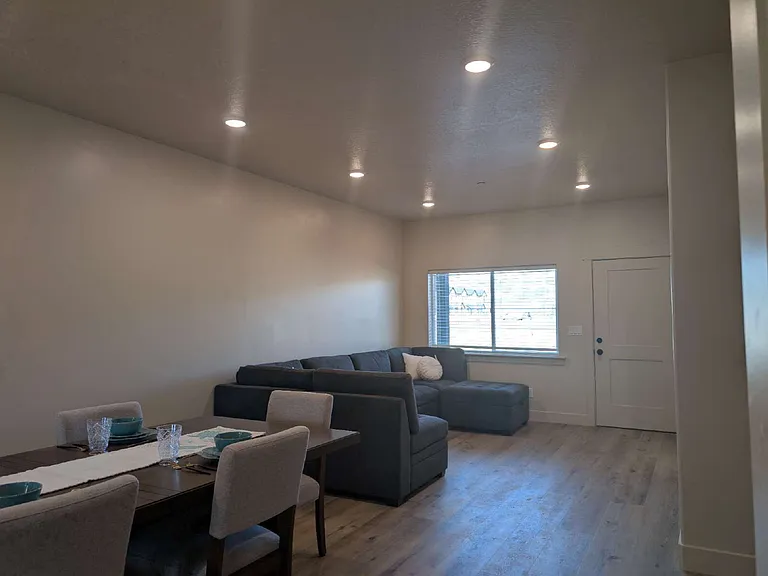 150 E 700 N #7 — Photo 26