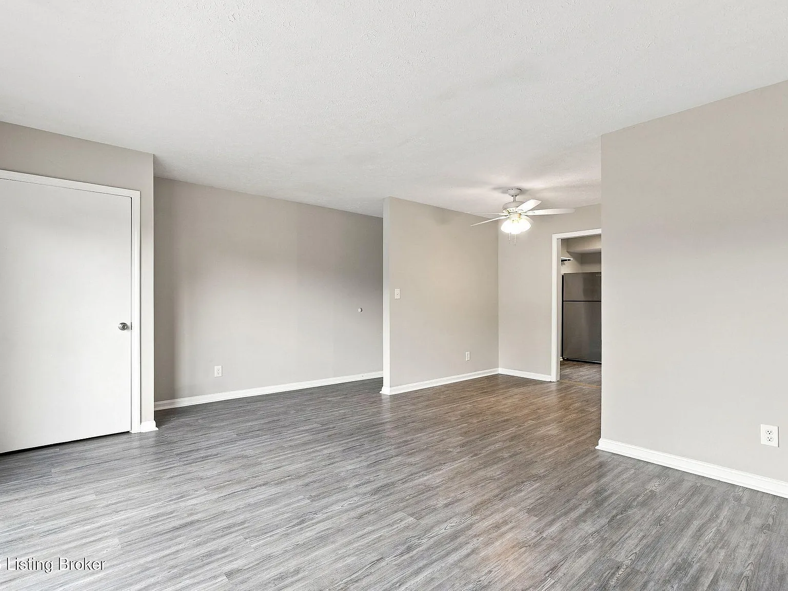 2 bed, 1.0 bath, 925 sqft, $1,050 — Photo 4