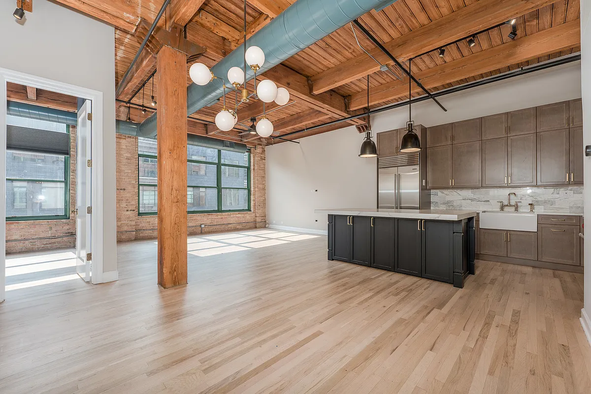 Building Photo - 1017 W Washington Blvd #4D