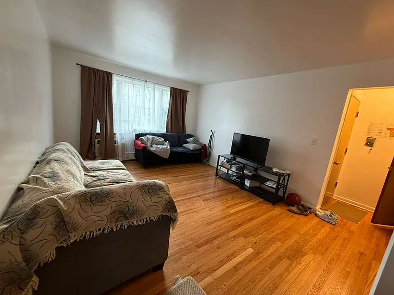 2113 Howard St #2A — Photo 1