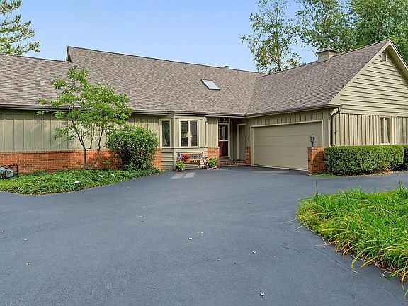 2nd image of 635 Glenwood Ln