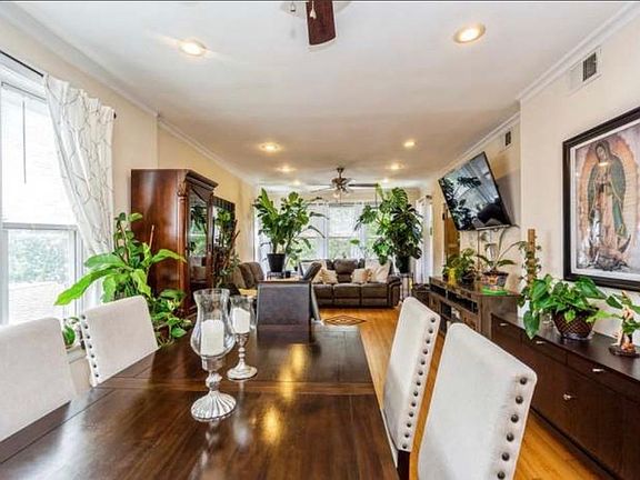 4th image of 4727 N Kostner Ave #2