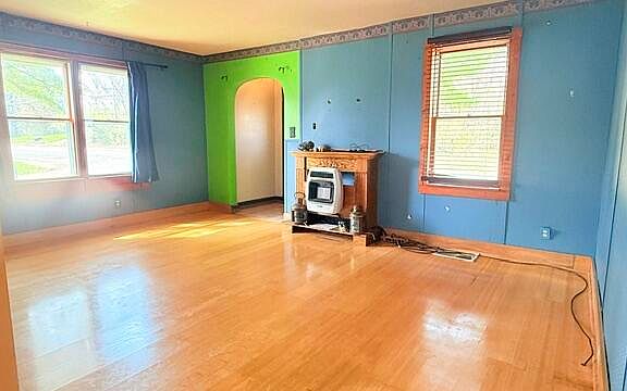 4th image of 452 N Bechtle Ave