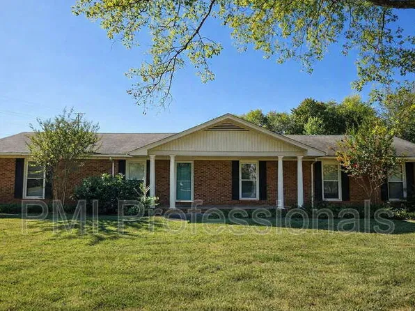 2988 Parkwood Dr, Murfreesboro, TN 37128