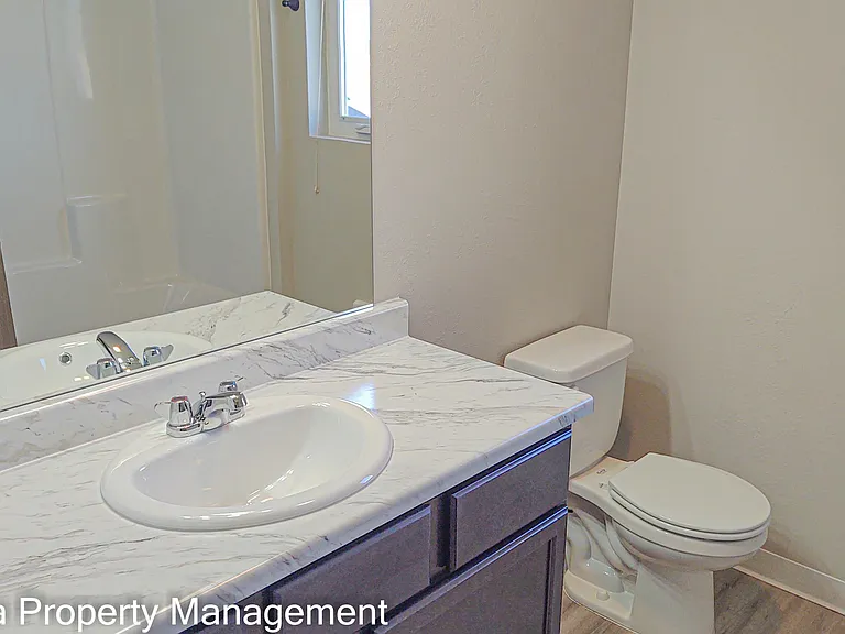 Jenny Place Apartments — Photo 8