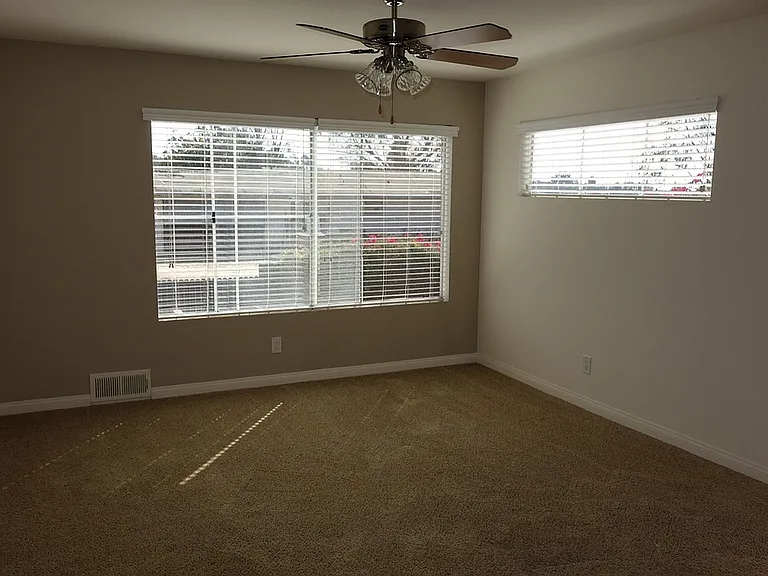 Elan Playa Mar Apartment Homes — Photo 9