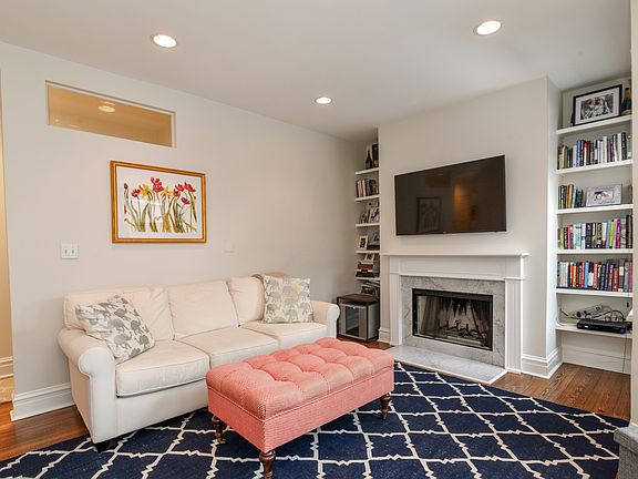 3rd image of 510 Lee St APT 2