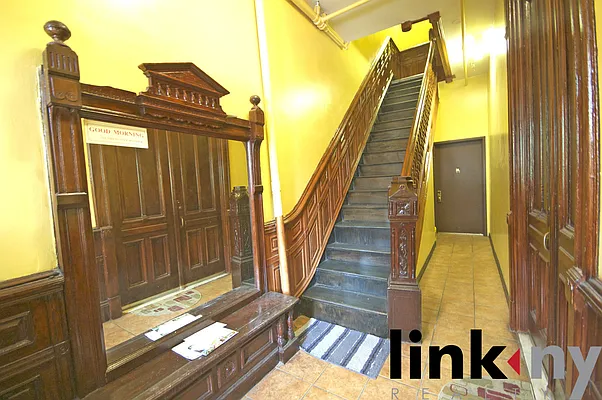 Rented by Link NY Realty | media 30