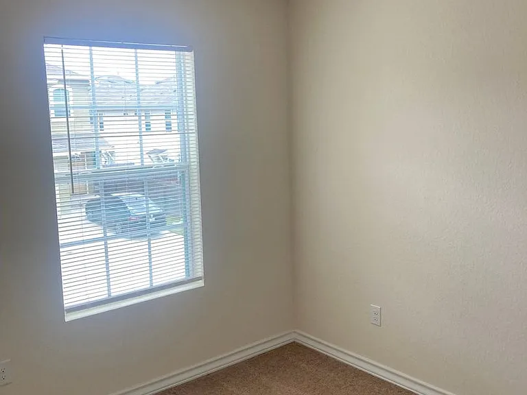 6335 Melanzane Ave — Photo 6