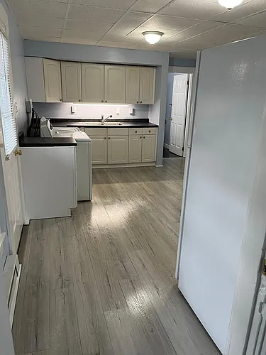 155 S Maple St #1 Photo 1
