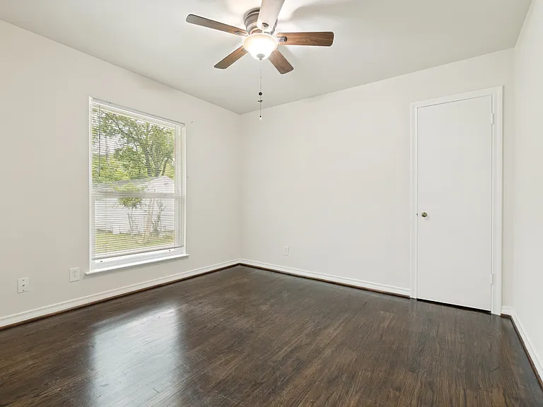 2414 San Medina Ave — Photo 6