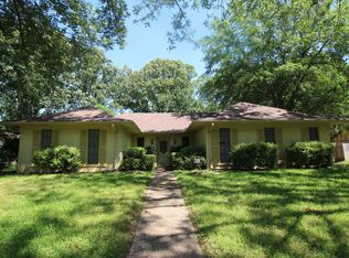 2214 Heather Ln, Tyler, TX 75703
