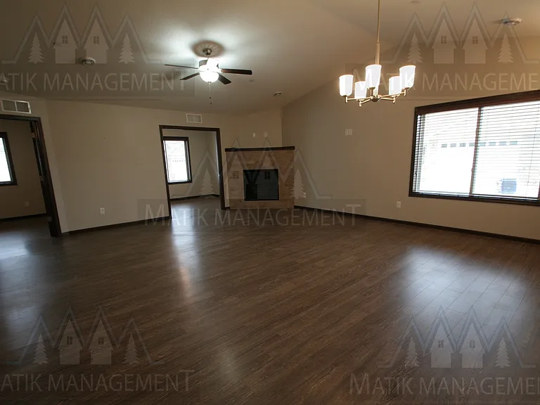 2581 Hawk Ridge Ct SE — Photo 9