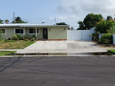 1102 W Perry Street, Lantana, FL, 33462