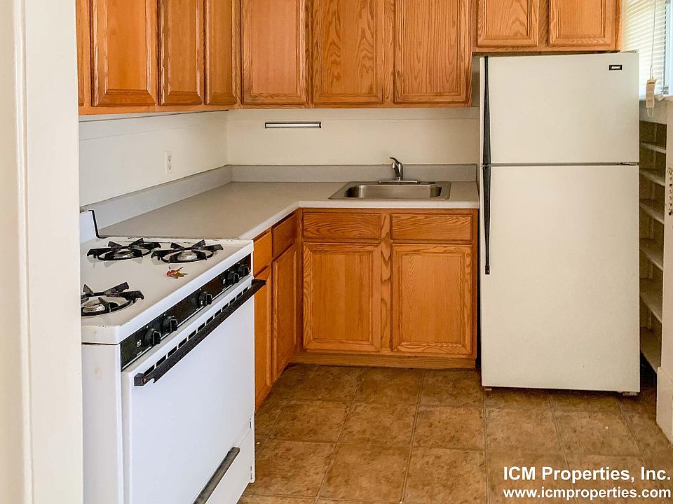 1st image of 632 W Arlington Pl #28