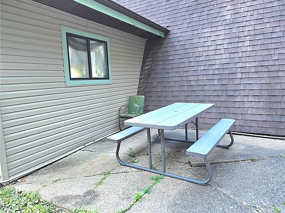 5th image of 8465 Black Run Rd