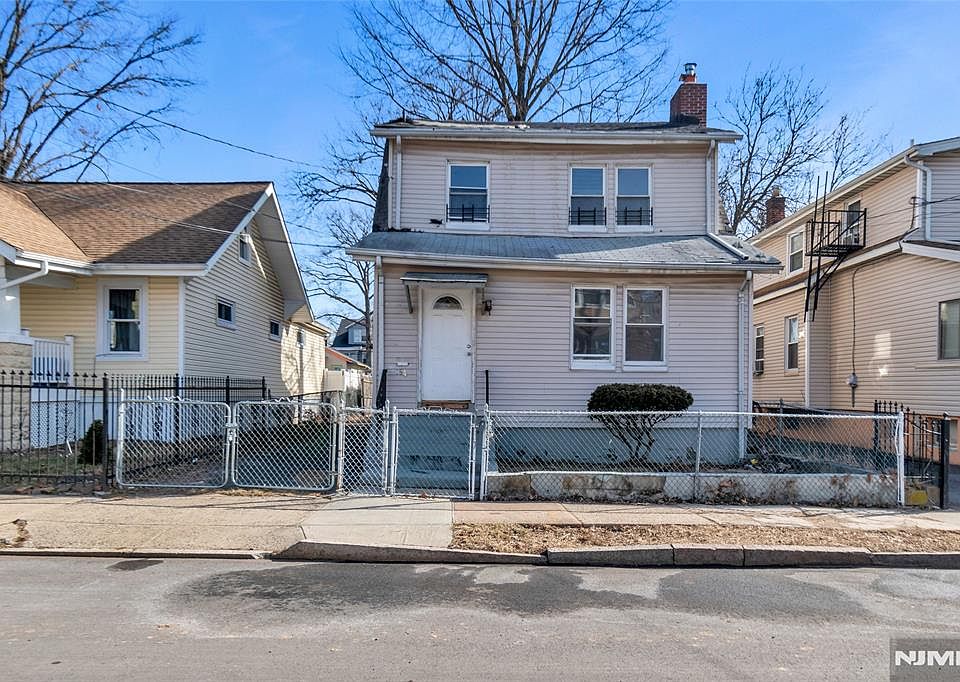 1st image of 184 Sunset Ave