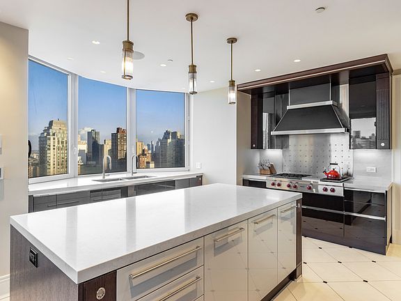 3rd image of 188 E 78th St #26AB