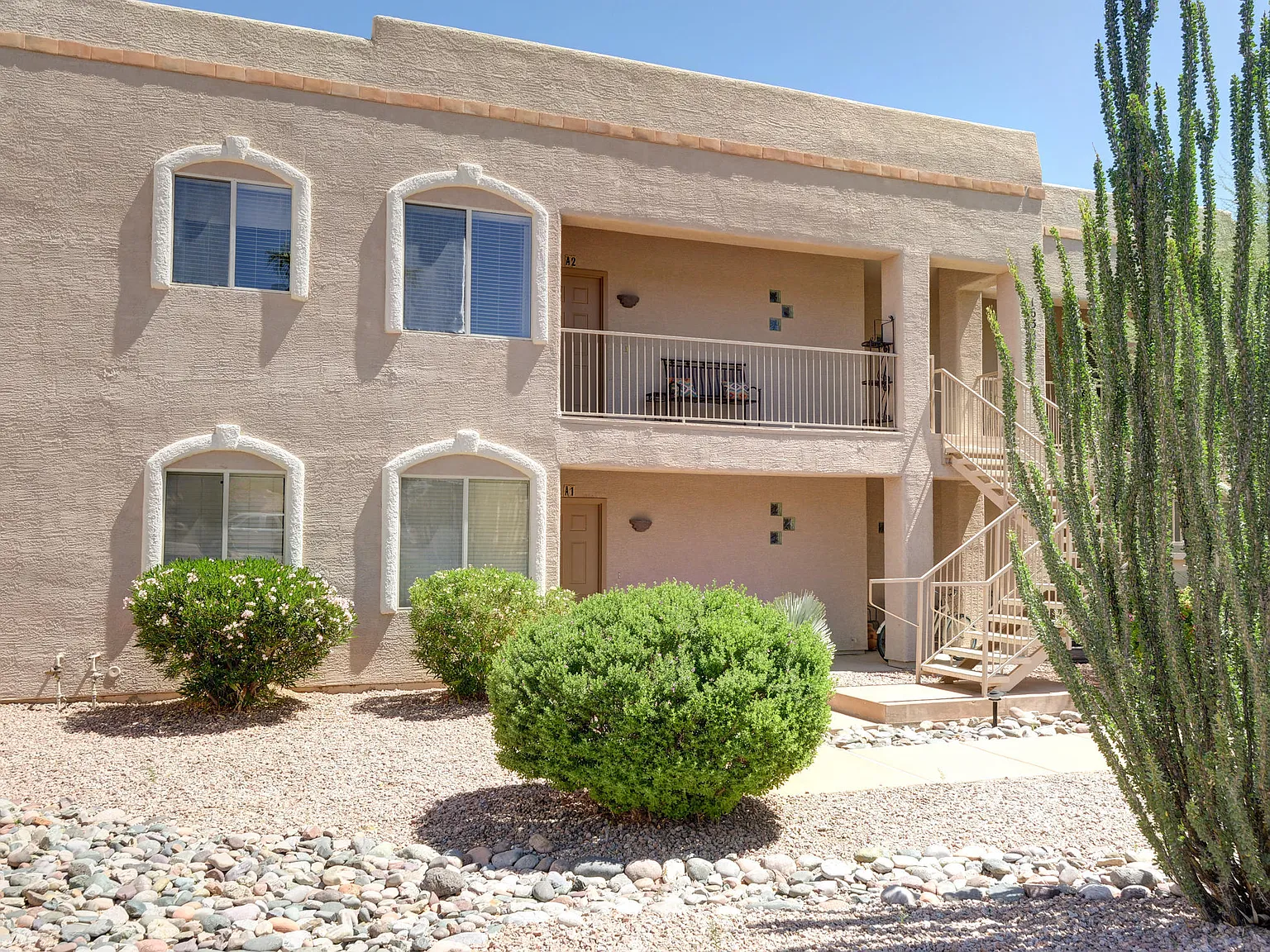 2 bed, 2.0 bath, 979 sqft, $2,700 — Photo 3