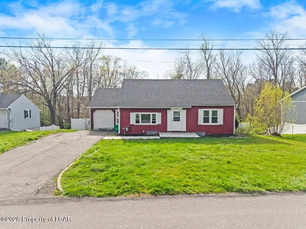 24 Hillcrest Dr, Dallas, PA 18612