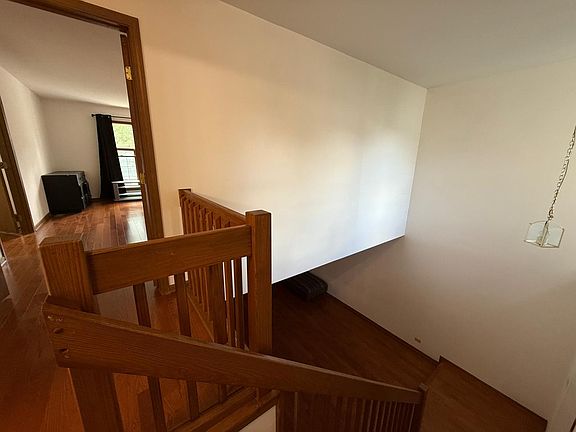 4th image of 4902 Turnberry Dr #1
