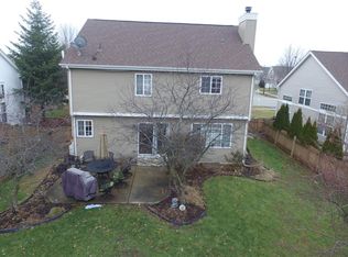 1298 Pennsbury Ln, Aurora, IL 60502