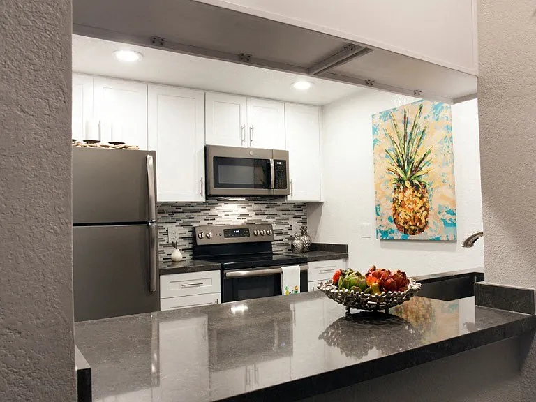 Club Pacifica Apartments — Photo 17
