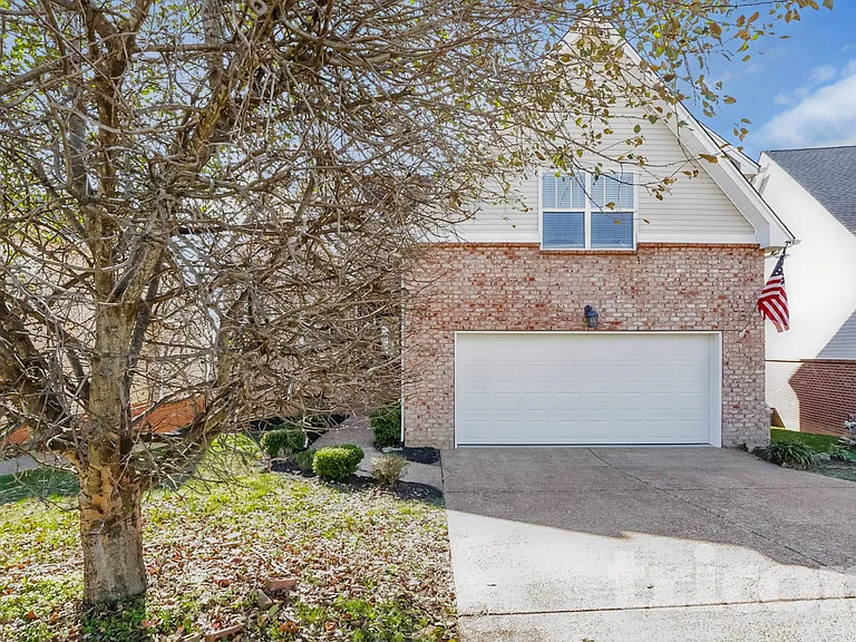 1638 Zurich Dr — Photo 1