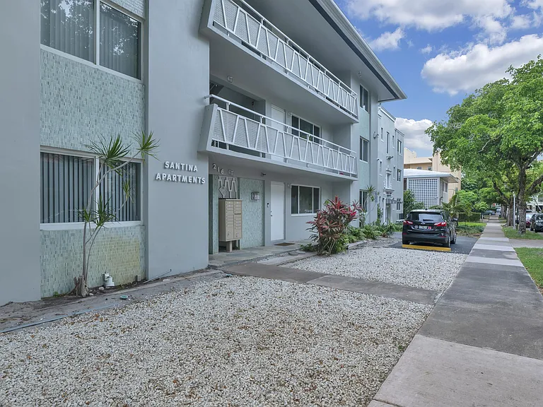 216 Calabria Ave #11 — Photo 14