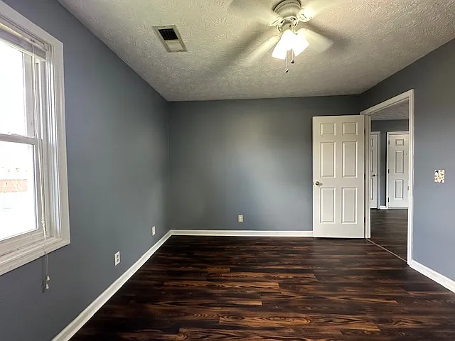 109-111 Township Sq #111B — Photo 16