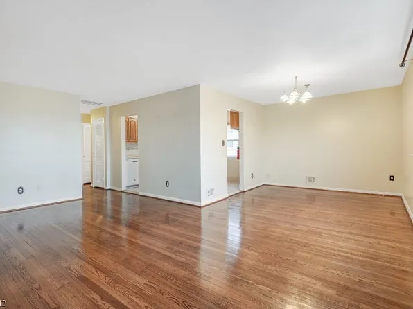 7 Troy Ct, Maplewood Twp., NJ 07040