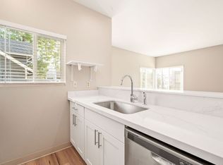 3652 Interlake Ave N APT 3, Seattle, WA 98103