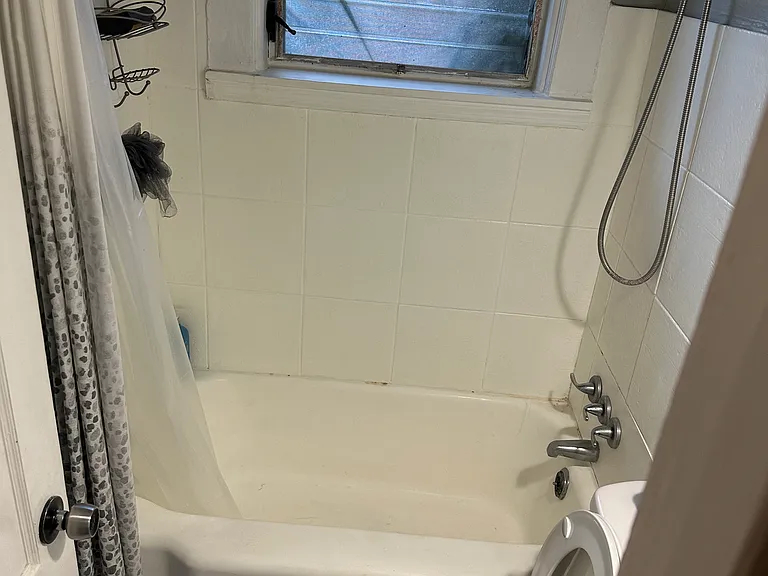 811 Park Lake St #B — Photo 5