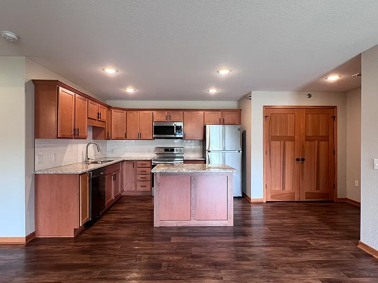 3253 Gateway Dr — Photo 1
