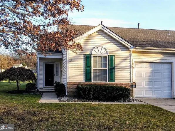 15 Peppergrass Dr, Mount Laurel, NJ 08054