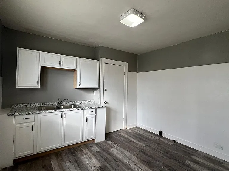 3542 W 119th St #2 — Photo 13