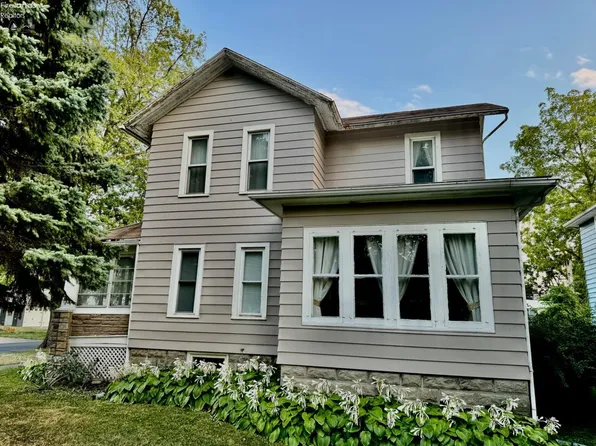 301 W 3rd St, Pt Clinton, OH 43452