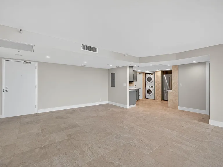 3200 Port Royale Dr N #1205 — Photo 12