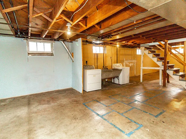 1413 Lake St NE — Photo 24