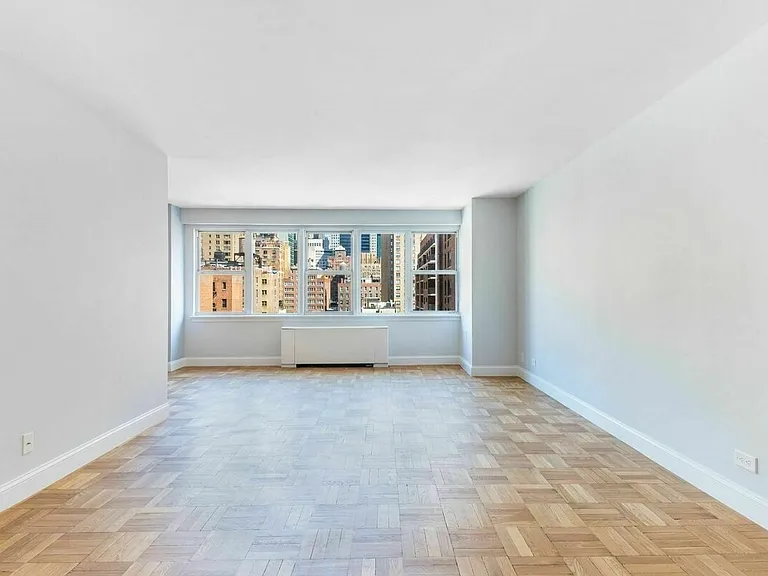 155 E 34th St #11B — Photo 3