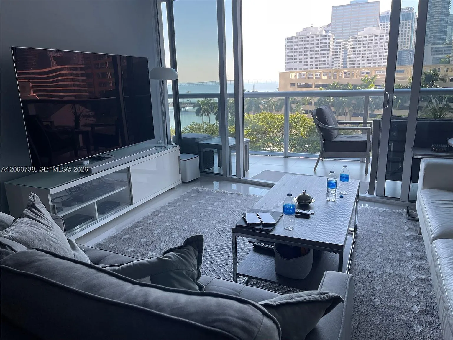 Icon Brickell No Two — Photo 2