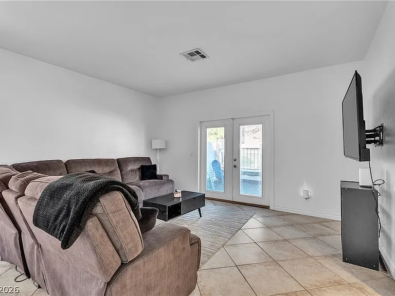 1409 Sycamore Spring Ct — Photo 5