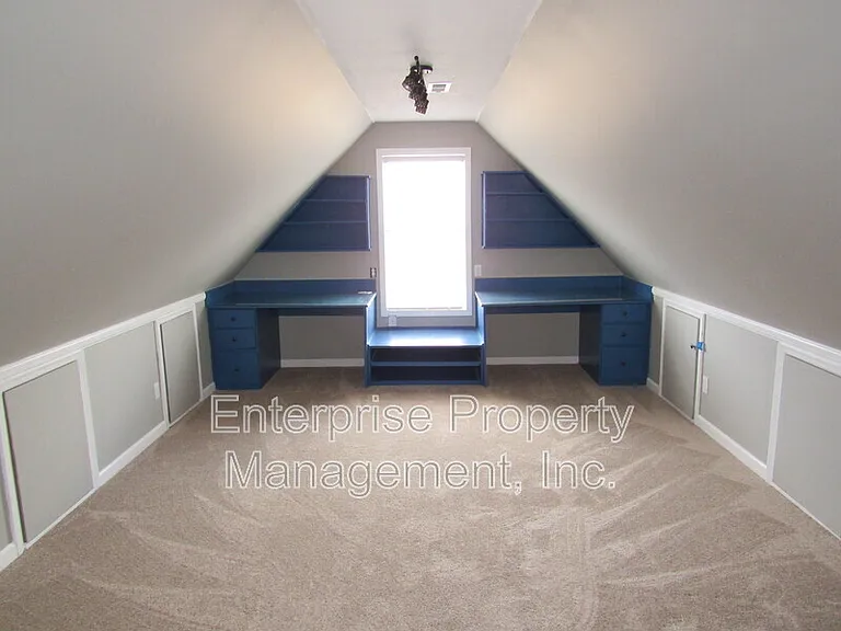 7037 Meadowlands Pl — Photo 6