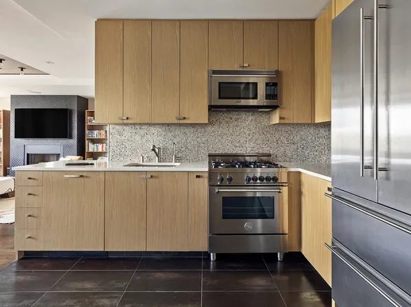 167 Perry Street image 5 of 19