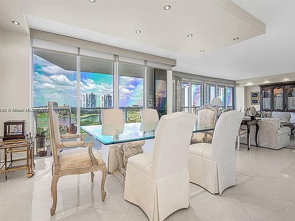 4th image of 20281 E Country Club Dr APT 715