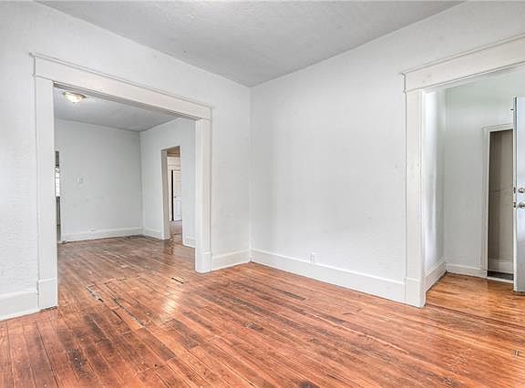 4th image of 126 N 13th St