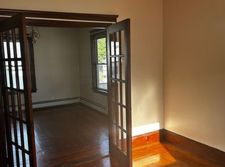 198 Newland Ave Floor 2, Woonsocket, RI 02895