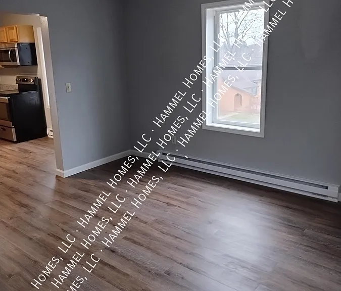 627 E 2nd St S #3 — Photo 8